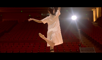 《与世界共婵娟》