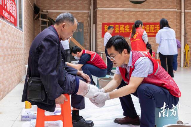 穿上“盔甲”后，他们尝试续写新人生